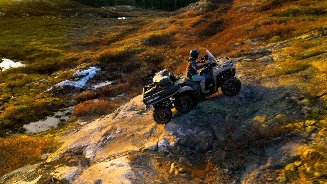 Can-Am Outlander 6x6 syksyisellä tunturilla