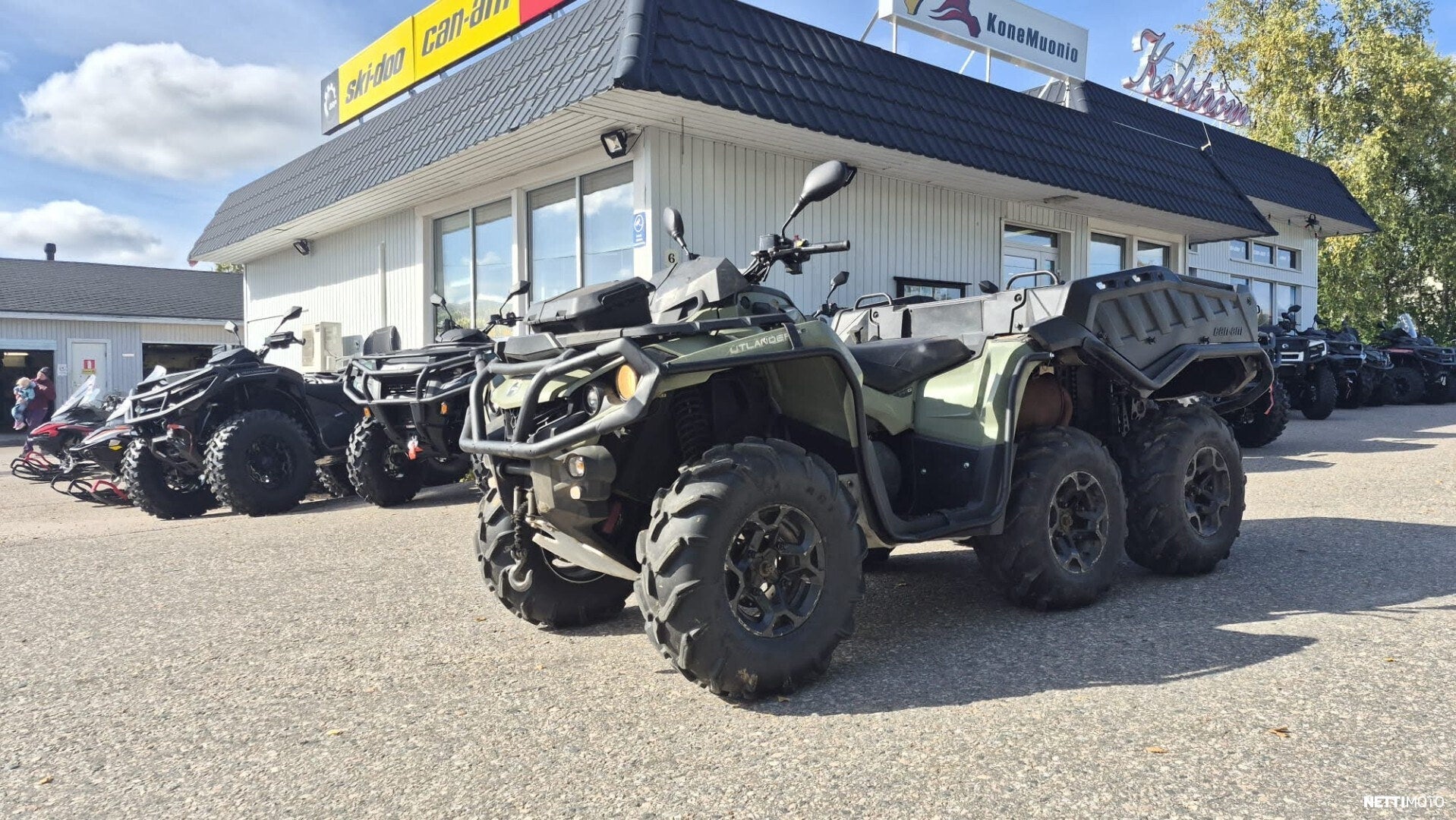 CAN-AM OUTLANDER 650 6X6 2020