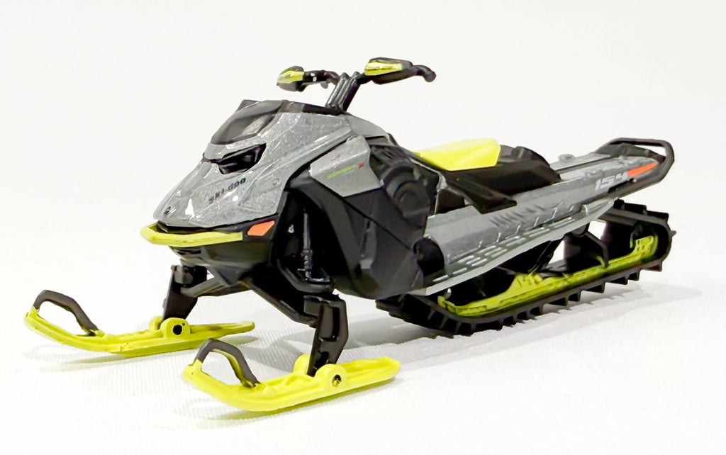 SKI-DOO PIENOISMALLI 1:32 SUMMIT EXPERT
