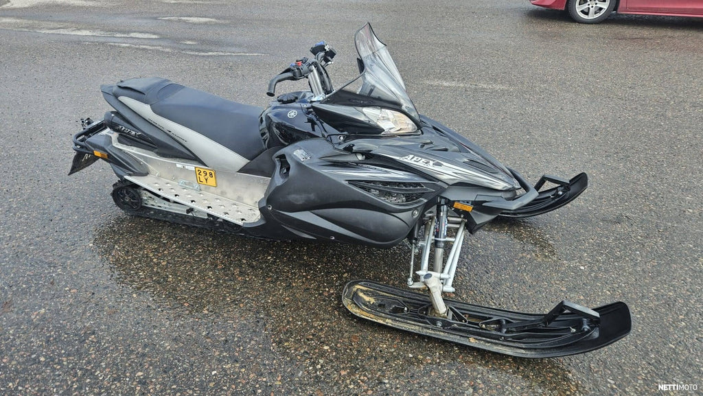 YAMAHA APEX SE 1000 2011