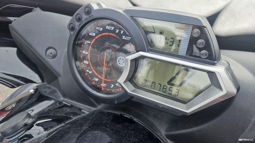 YAMAHA APEX SE 1000 2011