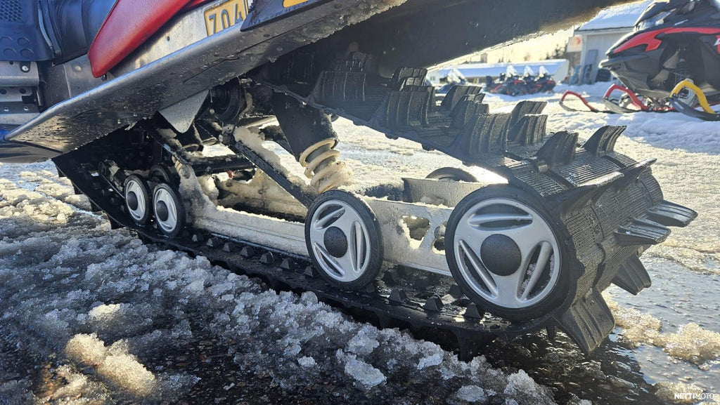LYNX MOUNTAIN RANGER 800 2004