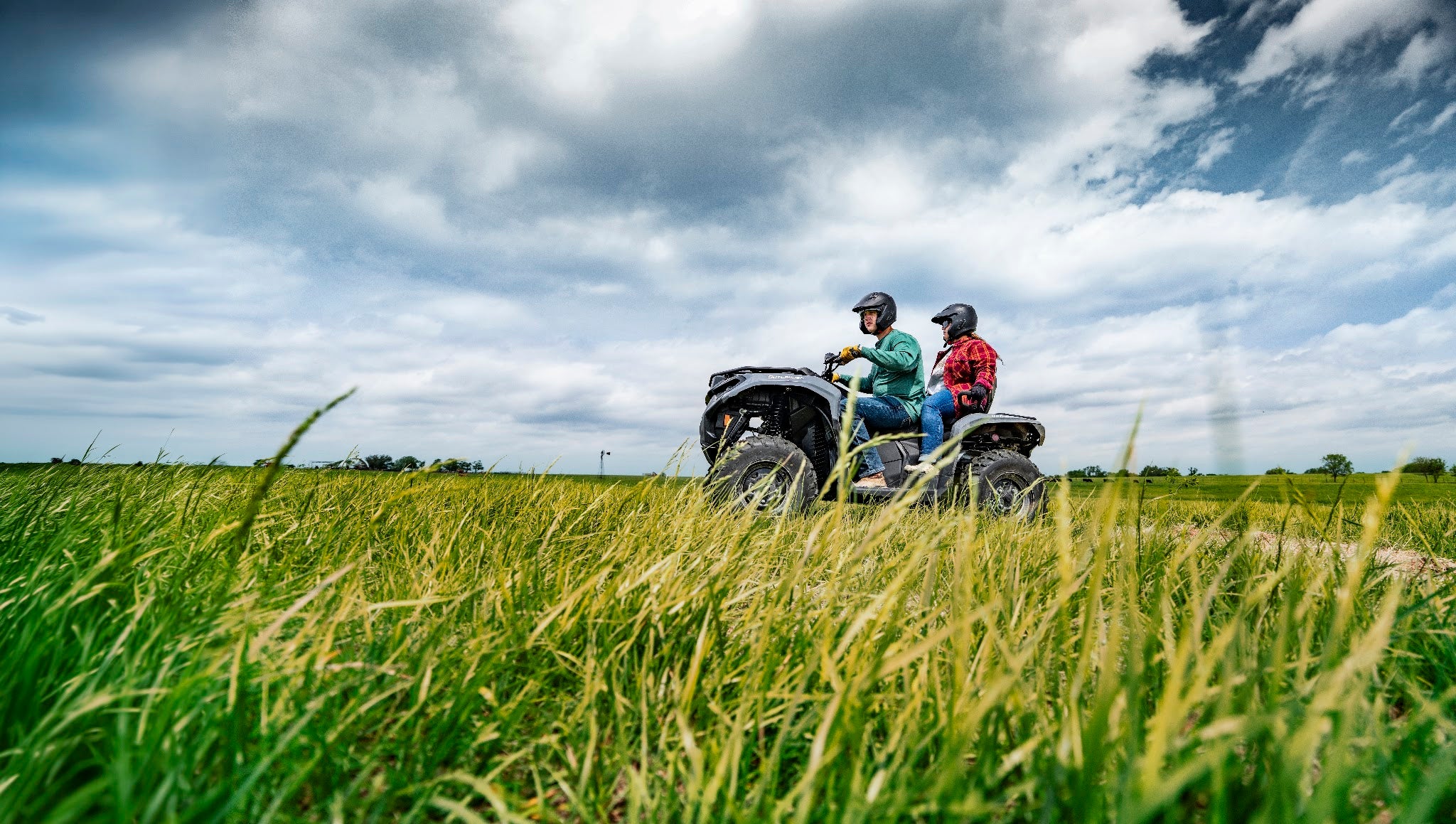 Can-Am MY27 Outlander MAX DPS T ABS 700 T3b – toimintakuva, väritys voi poiketa