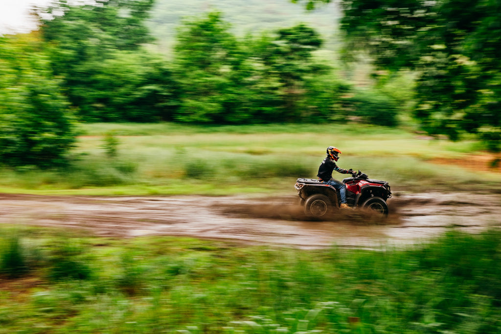 Can-Am MY27 Outlander MAX XT T ABS 1000 T3b 10.25in Touchscreen Display – toimintakuva, väritys voi poiketa
