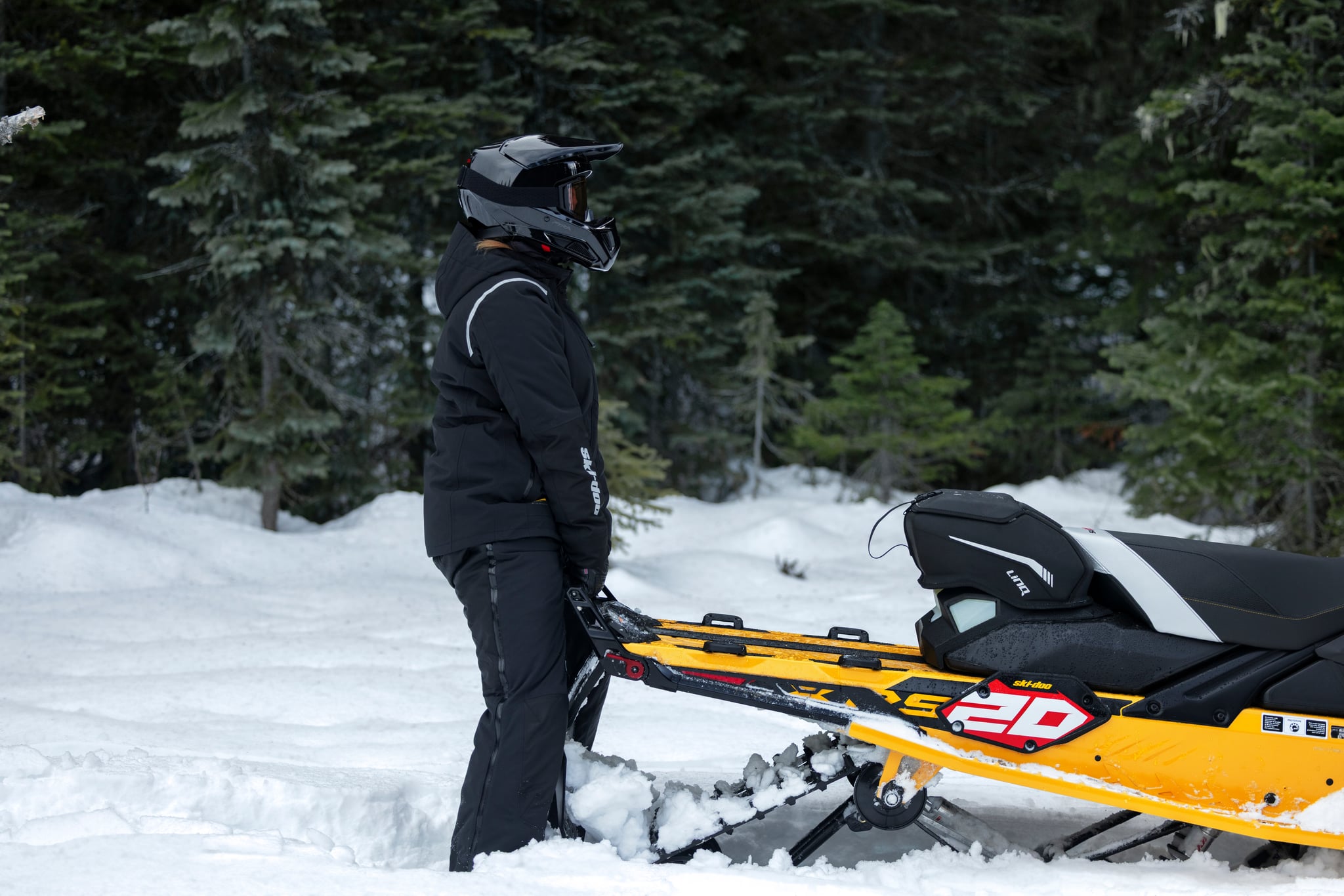 Ski-Doo Backcountry vapaassa maastossa