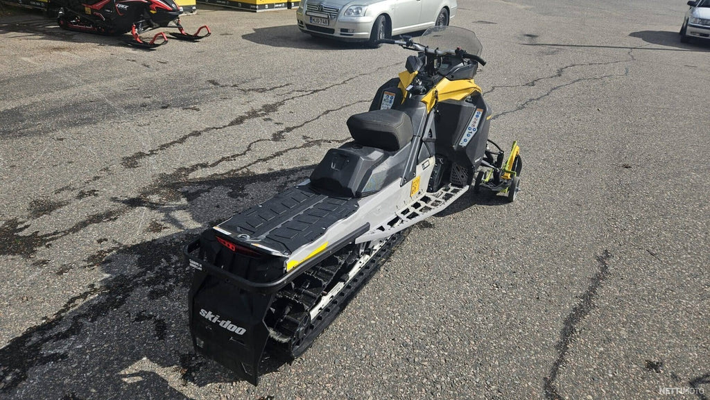 SKI-DOO BACKCOUTNRY 600 EFI 2023